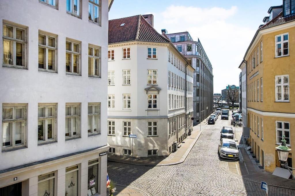 H.C. Andersens Hang Around Apartment Copenhagen Exterior photo